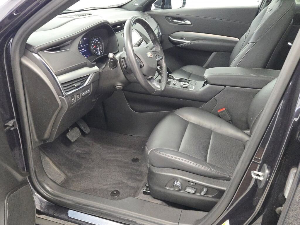 Used 2023 Cadillac XT4 Premium Luxury w/ Technology Package image 24