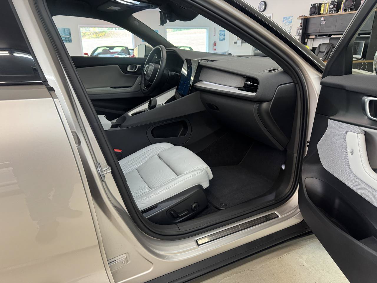 Used 2024 Polestar Polestar 2 AWD/4WD image 3