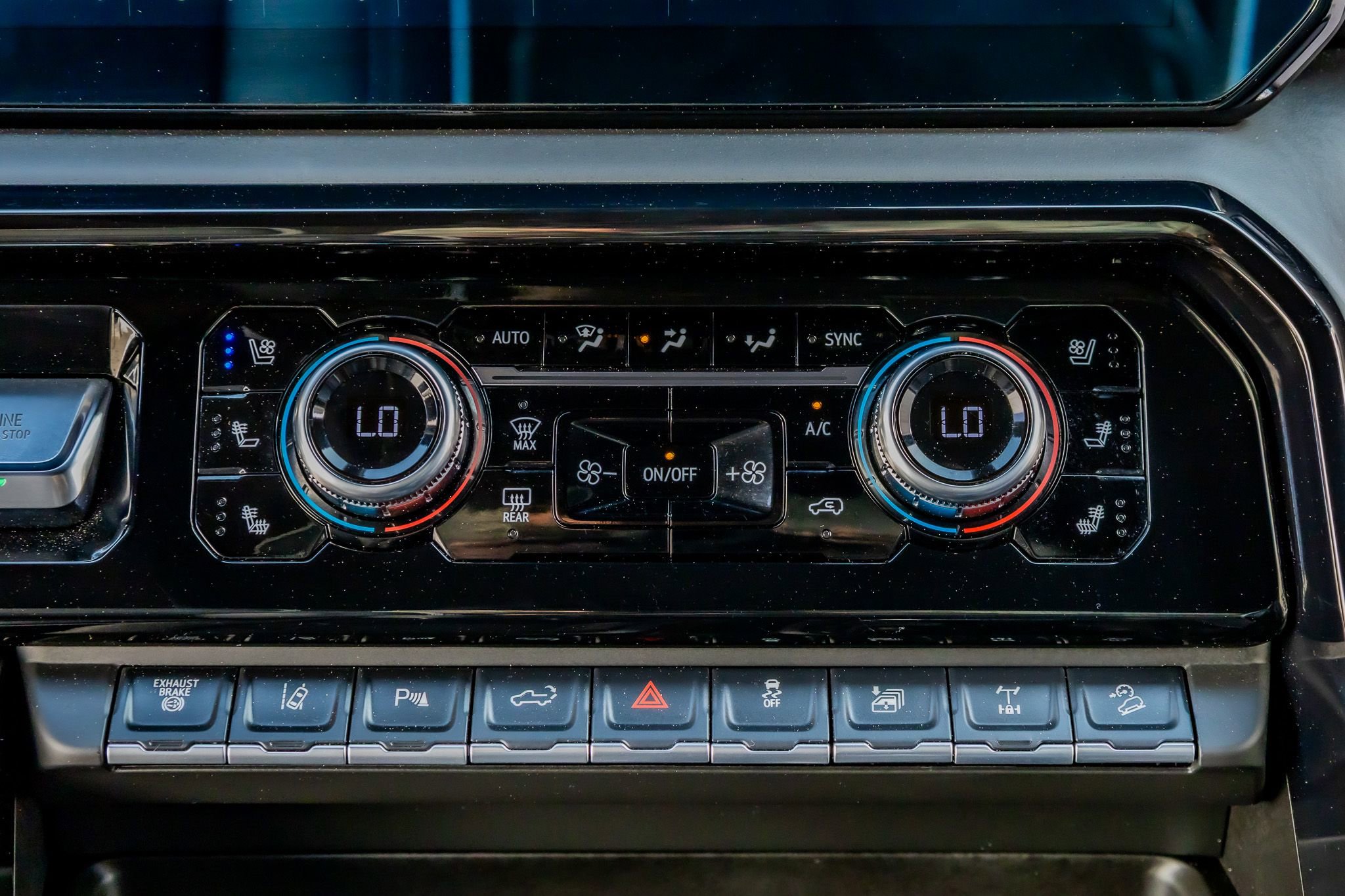 Used 2025 GMC Sierra 2500 AT4X w/ Snow Plow Prep/Camper Package image 25