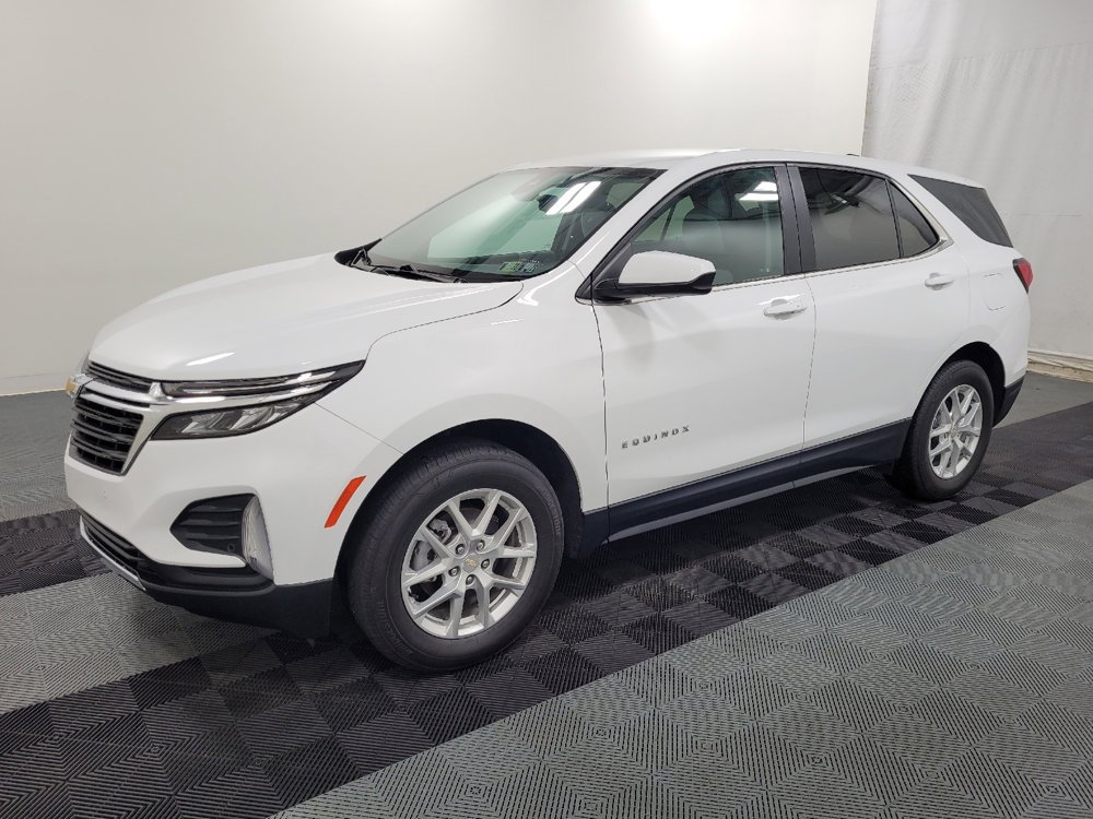 Used 2023 Chevrolet Equinox LT w/ Driver Convenience Package image 2