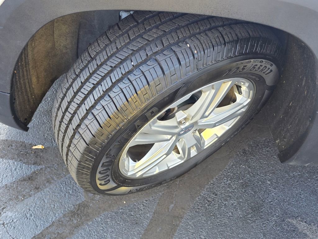 Used 2020 GMC Terrain SLE image 13