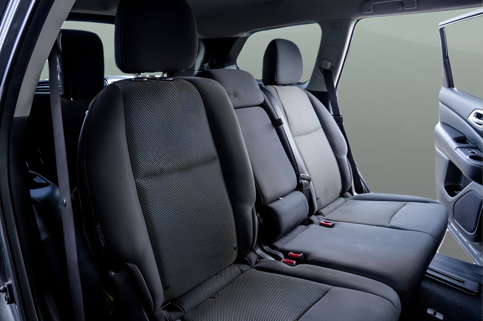 Used 2019 Nissan Pathfinder SV image 15