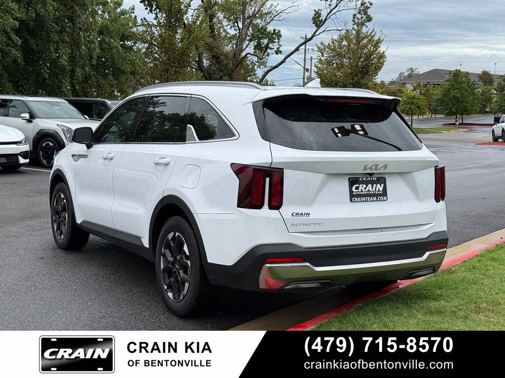 Certified 2025 Kia Sorento S w/ Panoramic Sunroof Package FWD image 5