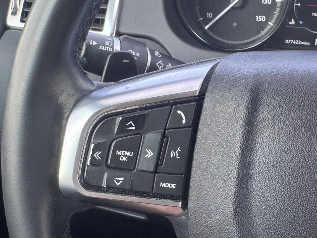 Used 2019 Land Rover Discovery Sport HSE image 18
