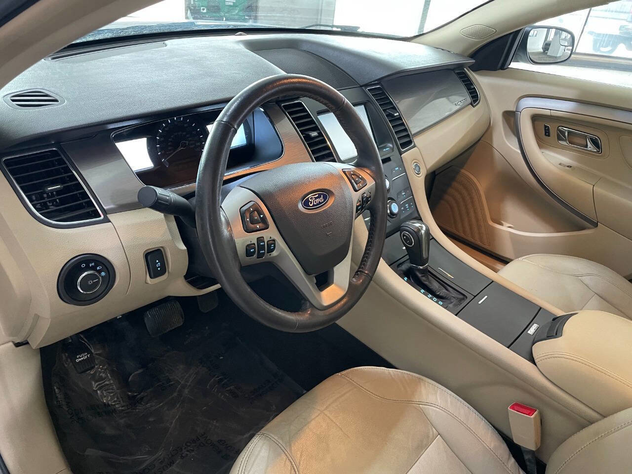 Used 2015 Ford Taurus SEL w/ Equipment Group 201A image 16