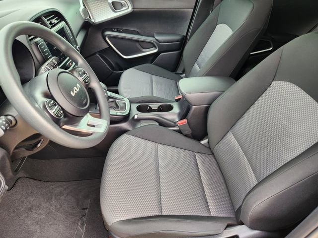 Certified 2025 Kia Soul LX FWD image 13