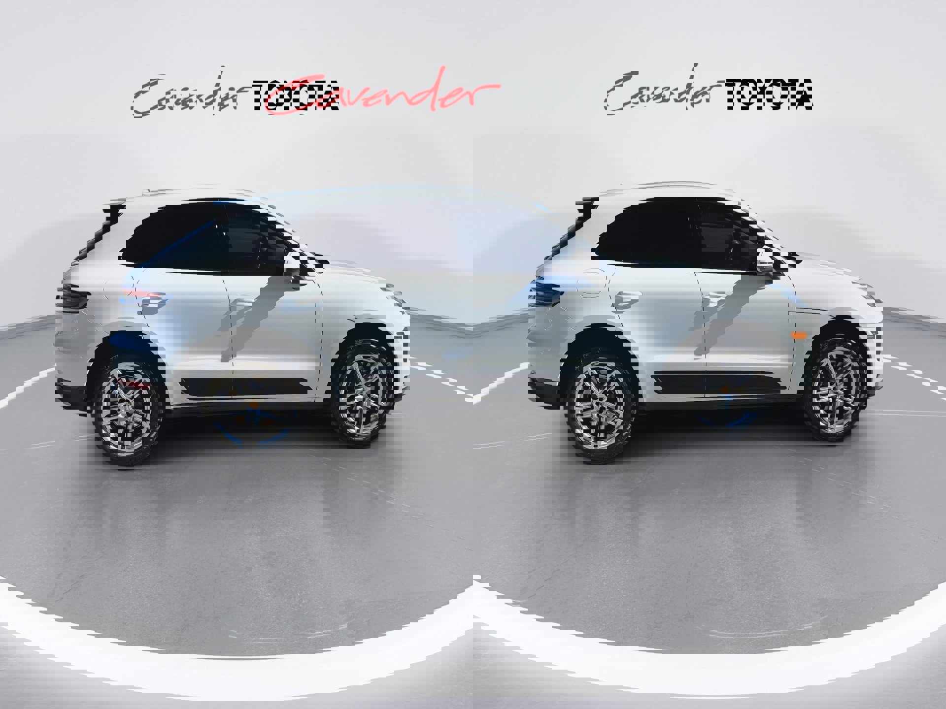 Used 2021 Porsche Macan Premium Plus image 9