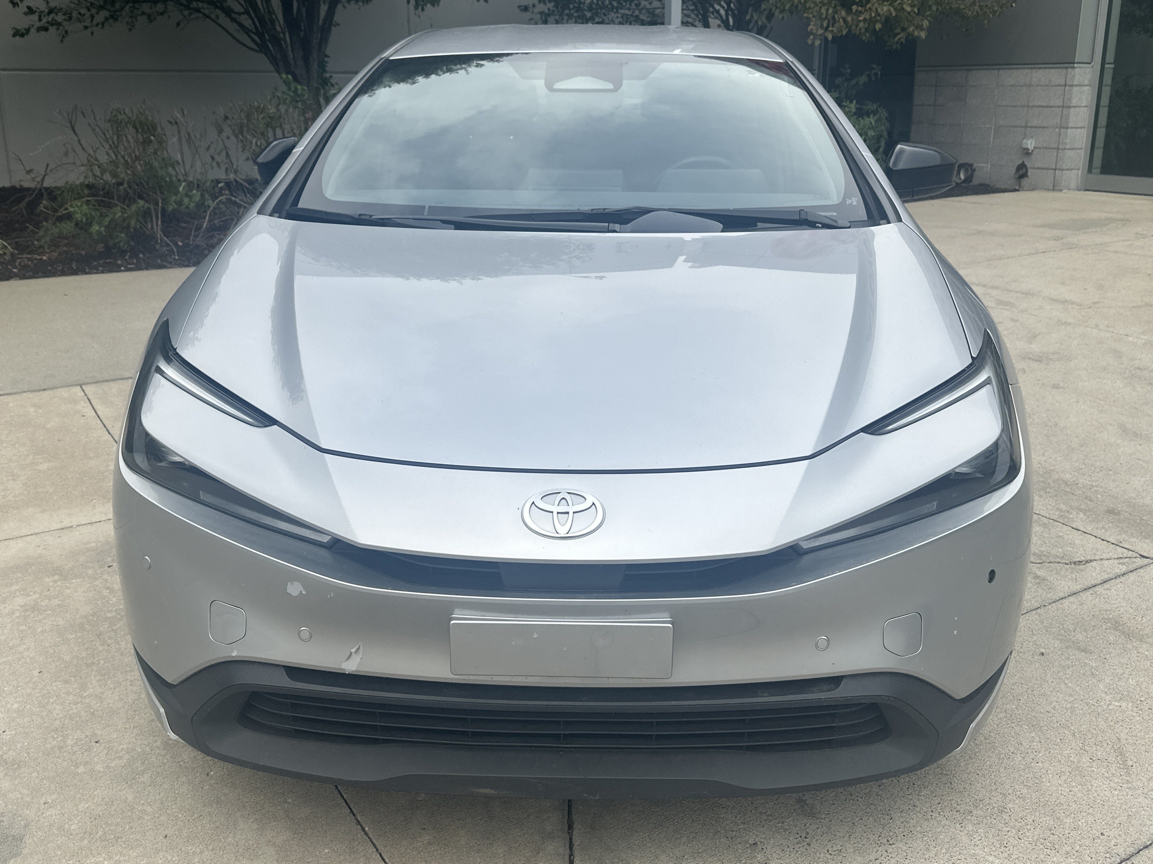 Used 2025 Toyota Prius LE FWD image 5