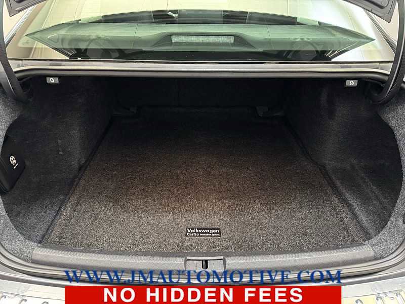 Used 2021 Volkswagen Passat 2.0T SE image 17