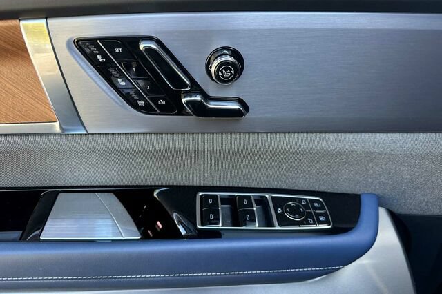 Certified 2026 Cadillac Vistiq Premium Luxury w/ LPO, Floor Liner Package AWD/4WD image 9