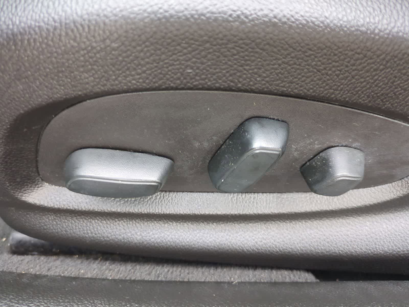 Used 2018 Chevrolet Impala LT FWD image 17