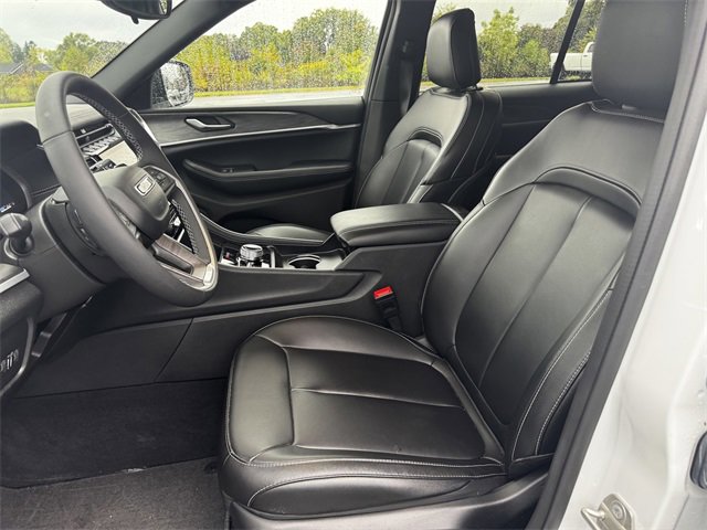 Certified 2024 Jeep Grand Cherokee Limited image 23