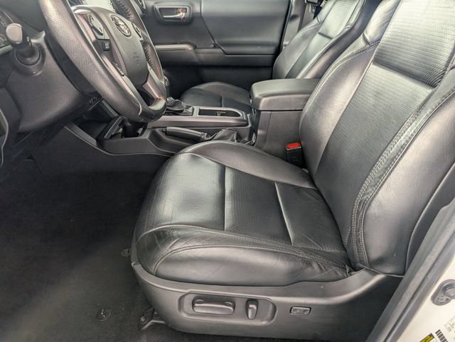 Used 2023 Toyota Tacoma TRD Sport w/ TRD Premium Sport Package AWD/4WD image 13