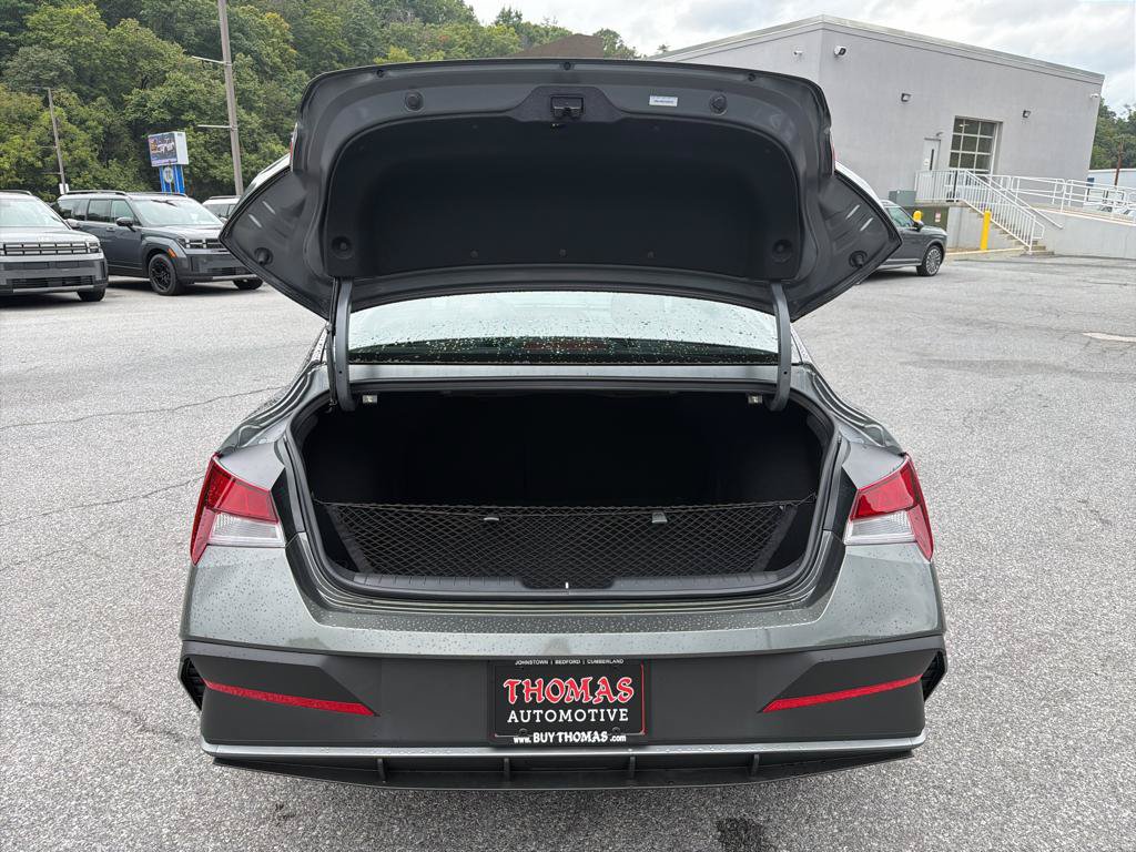 New 2026 Hyundai Elantra SEL Sport FWD image 35
