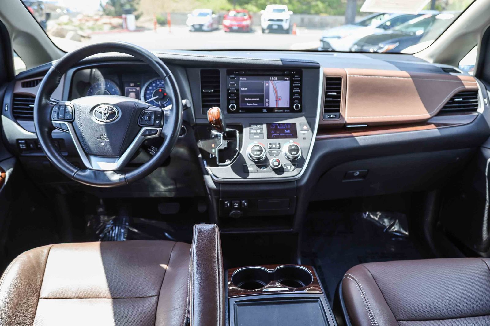 Certified 2020 Toyota Sienna Limited w/ Preferred Accessory Package FWD image 12