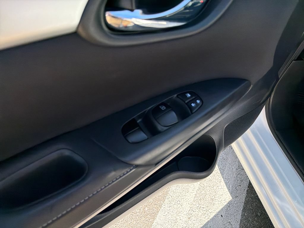 Used 2018 Nissan Sentra S FWD image 18