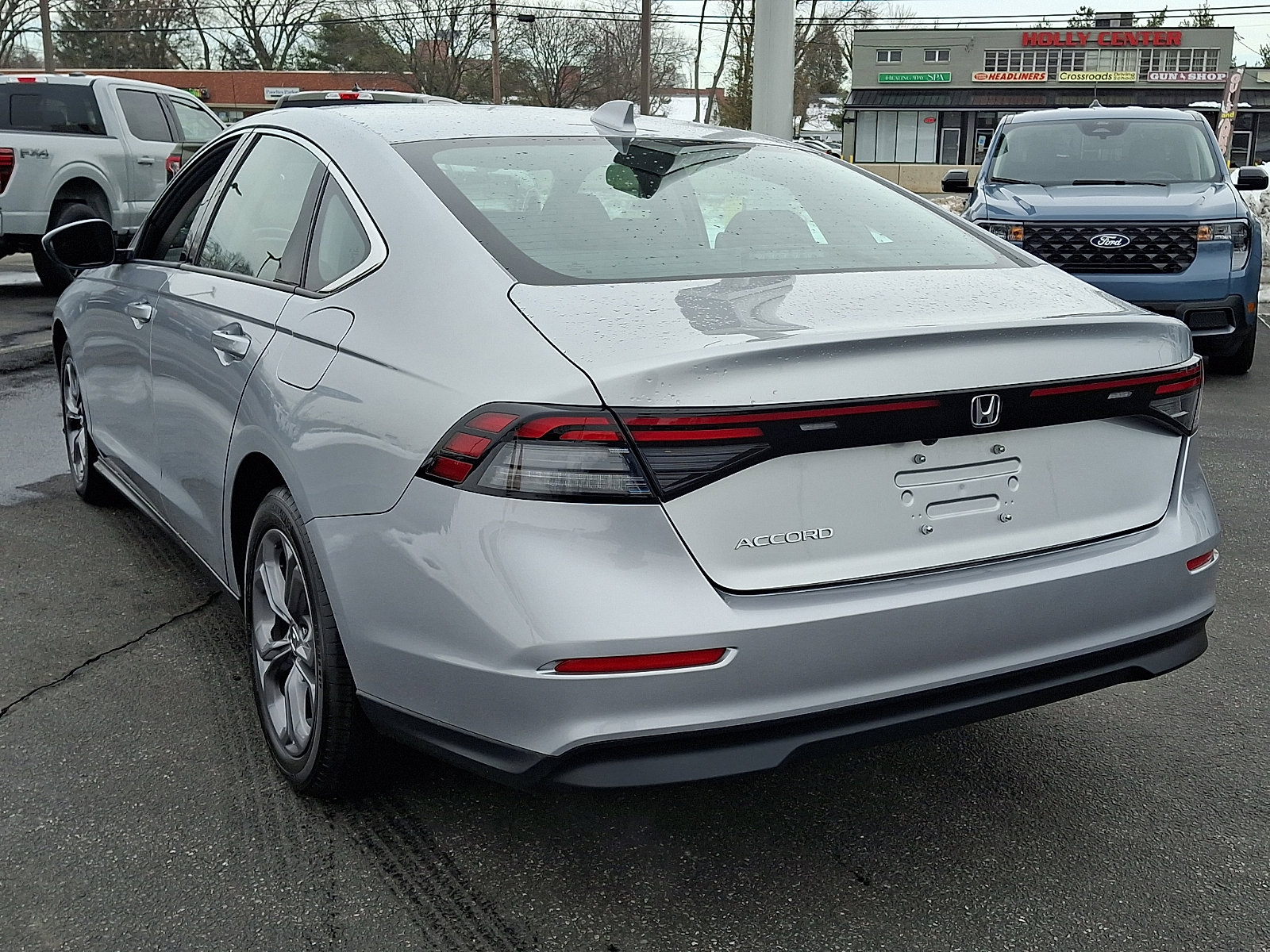 Used 2024 Honda Accord EX image 4