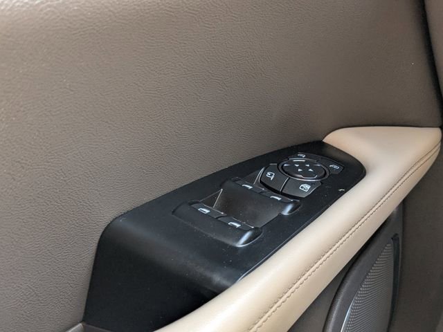 Used 2022 Lincoln Nautilus FWD w/ Premium Package image 20