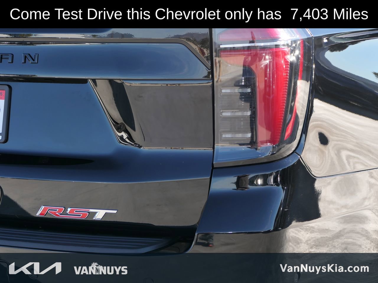 Used 2025 Chevrolet Suburban RST w/ Sun And Tow Package image 4