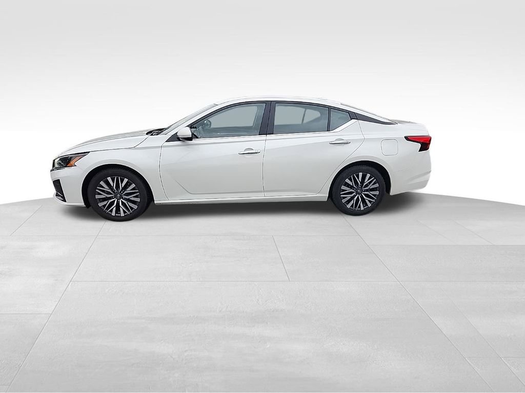 Used 2023 Nissan Altima 2.5 SV FWD image 9