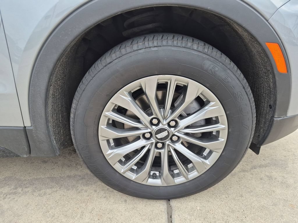 Used 2025 Cadillac XT4 Premium Luxury FWD image 10