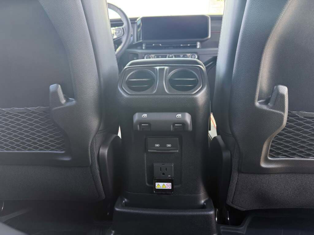 New 2025 Jeep Wrangler Unlimited Rubicon image 23