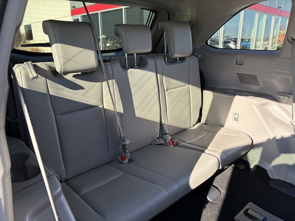 Used 2017 Toyota Highlander XLE image 12