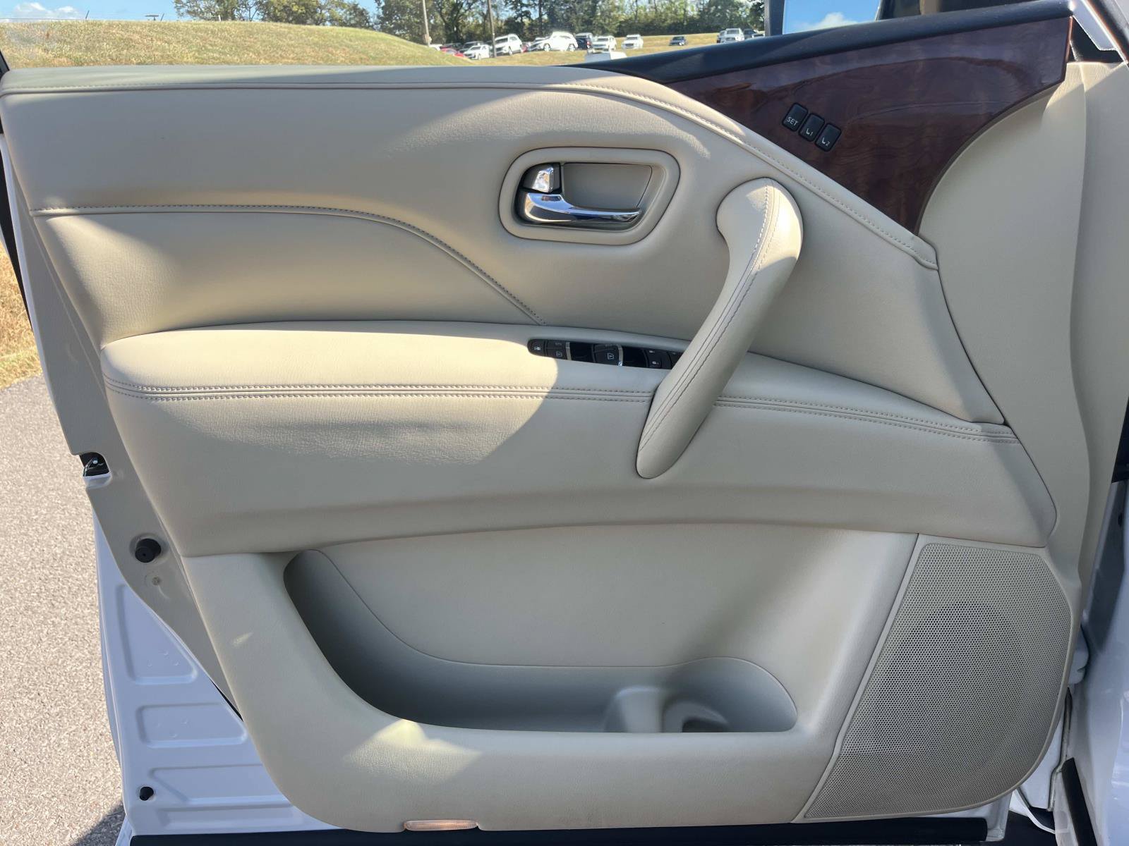 Used 2019 INFINITI QX80 Luxe w/ 22" Wheel Package AWD/4WD image 32