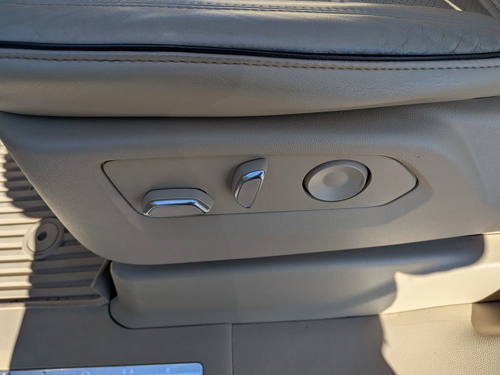 Certified 2023 Cadillac Escalade Premium Luxury w/ Performance Package image 12