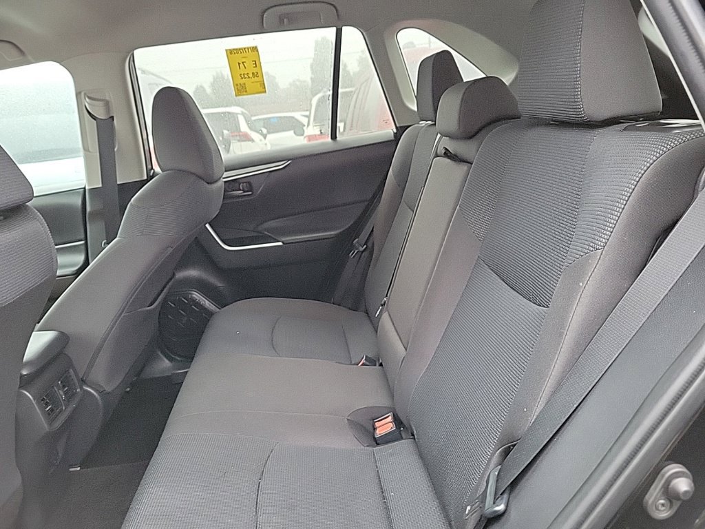 Used 2022 Toyota RAV4 LE AWD/4WD image 9