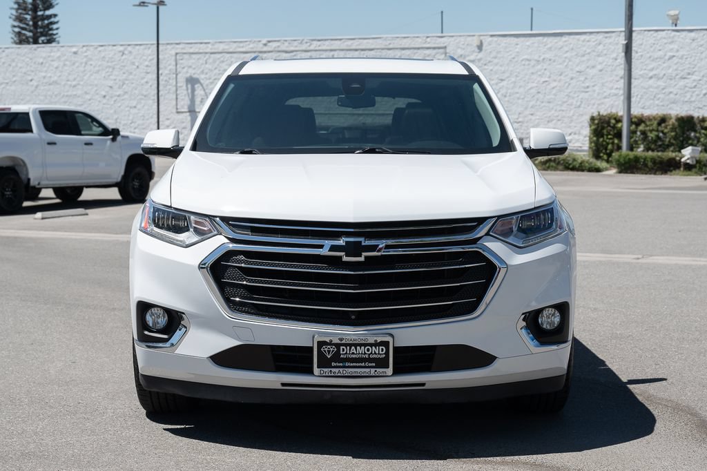 Used 2020 Chevrolet Traverse Premier w/ LPO, Cargo Package FWD image 2