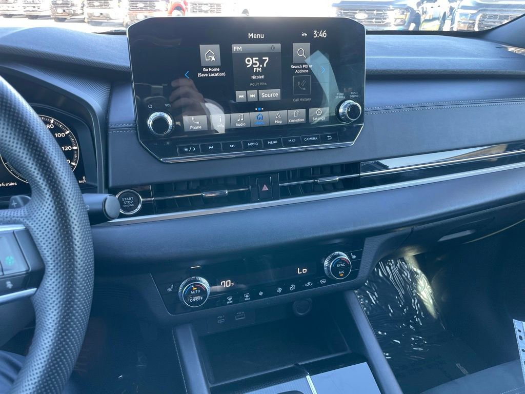 Used 2023 Mitsubishi Outlander SE Black Edition image 11