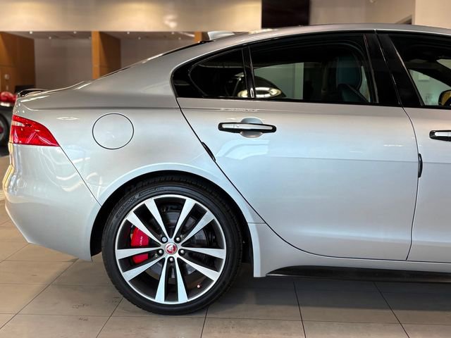 Used 2018 Jaguar XE R-Sport image 17