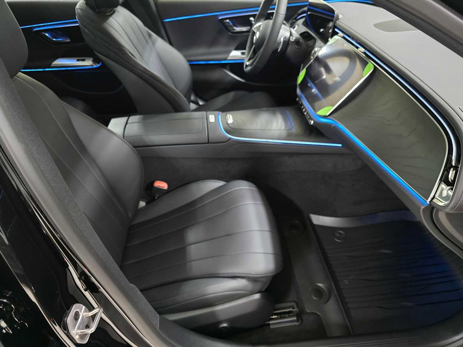 New 2026 Mercedes-Benz E 450 4MATIC Sedan image 12