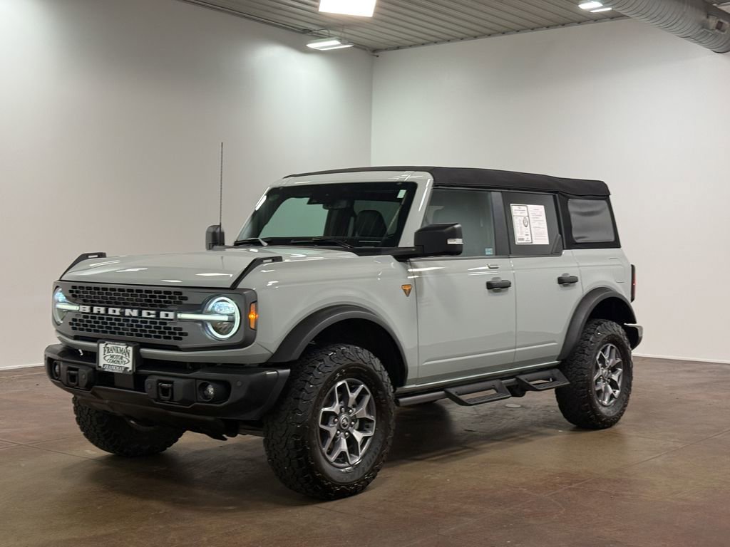 Used 2023 Ford Bronco Badlands image 28
