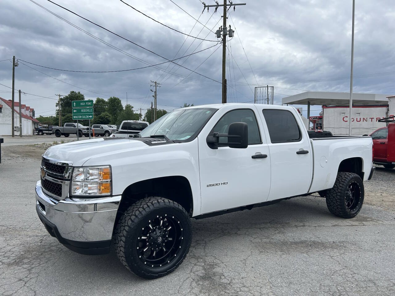 Used 2014 Chevrolet Silverado 2500 W/T w/ LPO, Protection Package AWD/4WD image 2