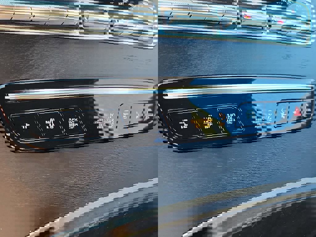 Used 2021 Mercedes-Benz GLC 300 4MATIC image 30