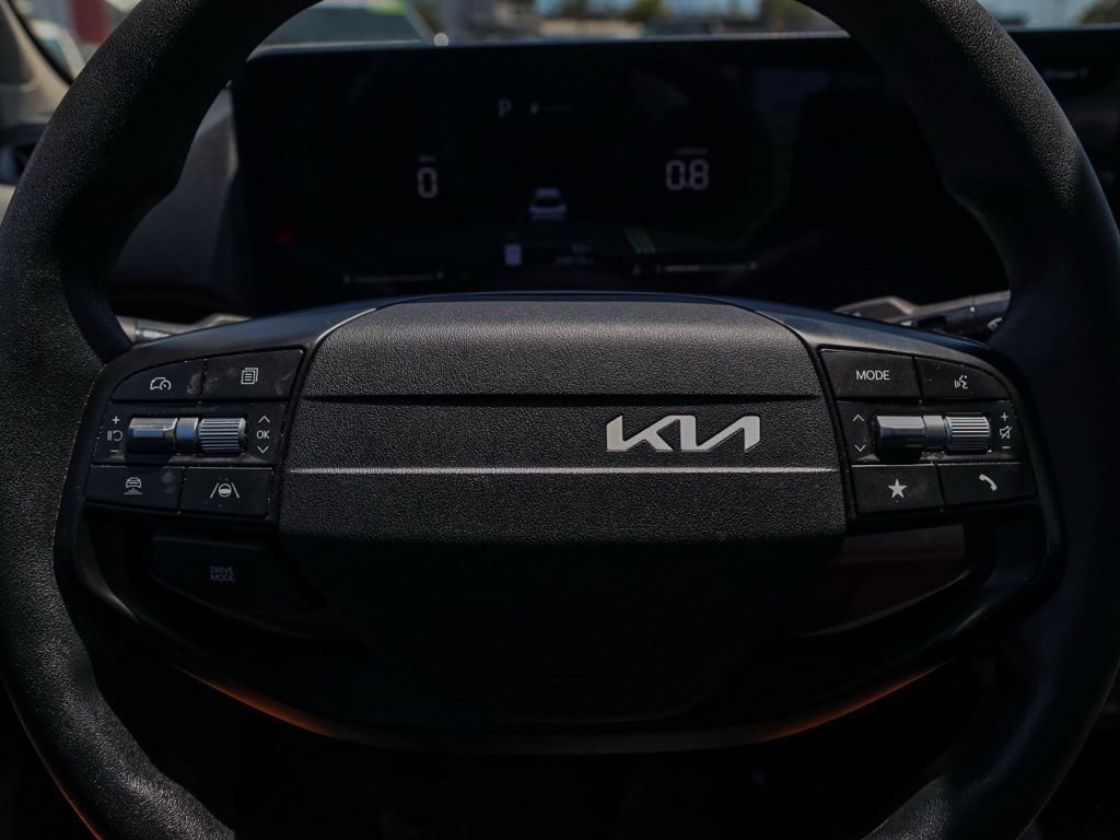 Used 2025 Kia K4 FWD image 24