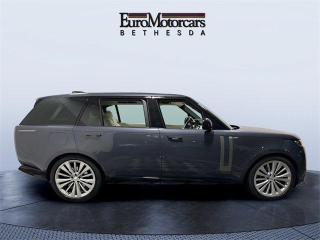 Used 2024 Land Rover Range Rover Long Wheelbase SE image 6