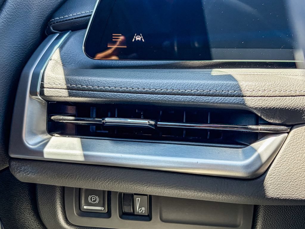Certified 2024 Cadillac XT4 Premium Luxury AWD/4WD image 42