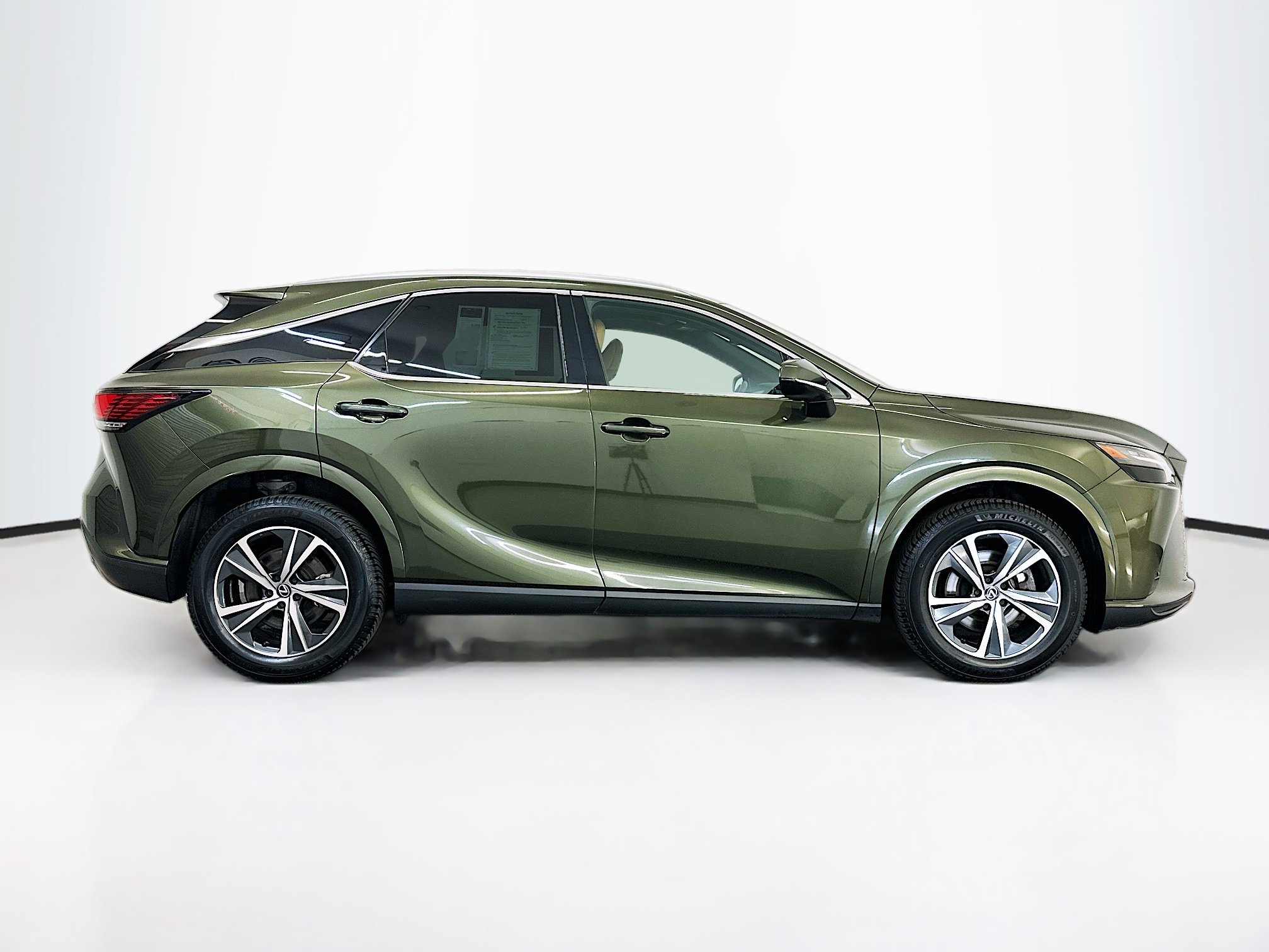 Used 2023 Lexus RX 350 Premium w/ Accessory Package (Z1) AWD/4WD image 10