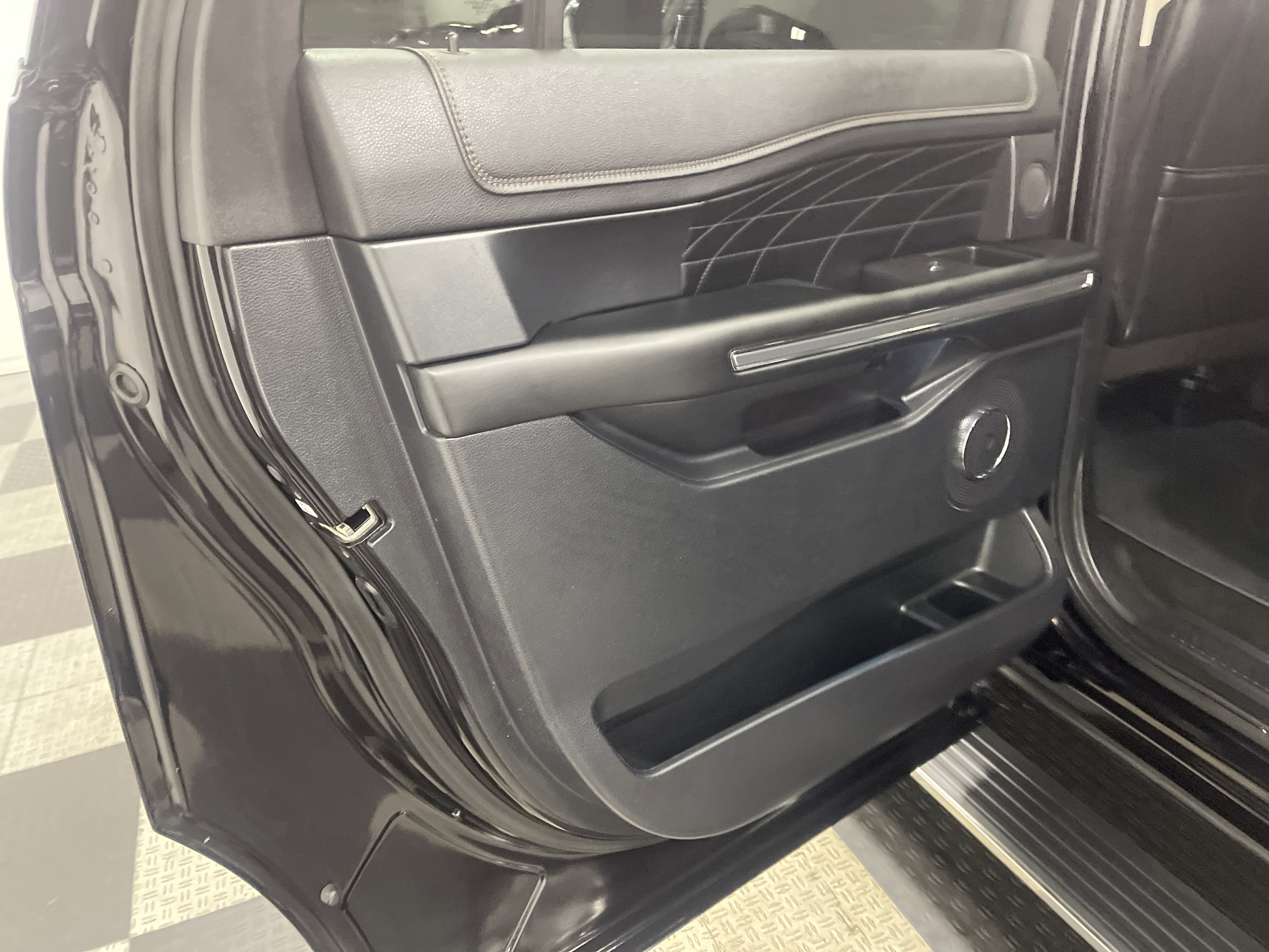 Used 2019 Ford Expedition Max Platinum image 15