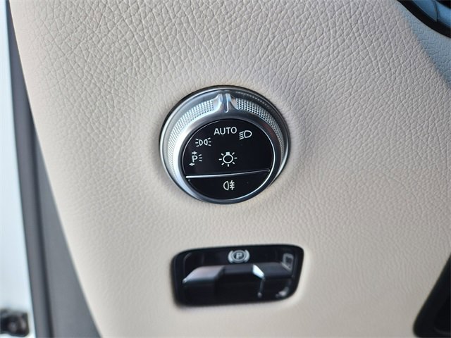 Used 2025 Mercedes-Benz GLC 350e 4MATIC image 18