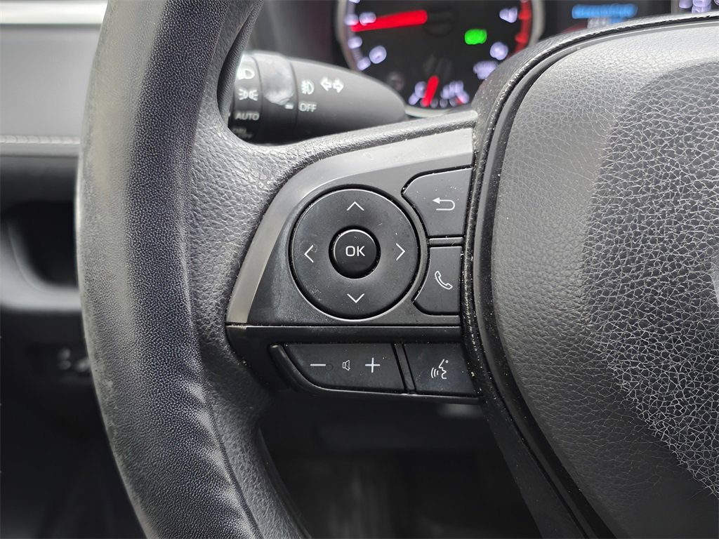 Used 2021 Toyota RAV4 XLE image 26