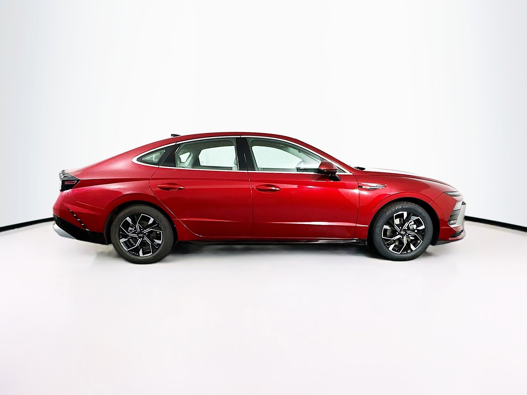 Used 2025 Hyundai Sonata SEL FWD image 10