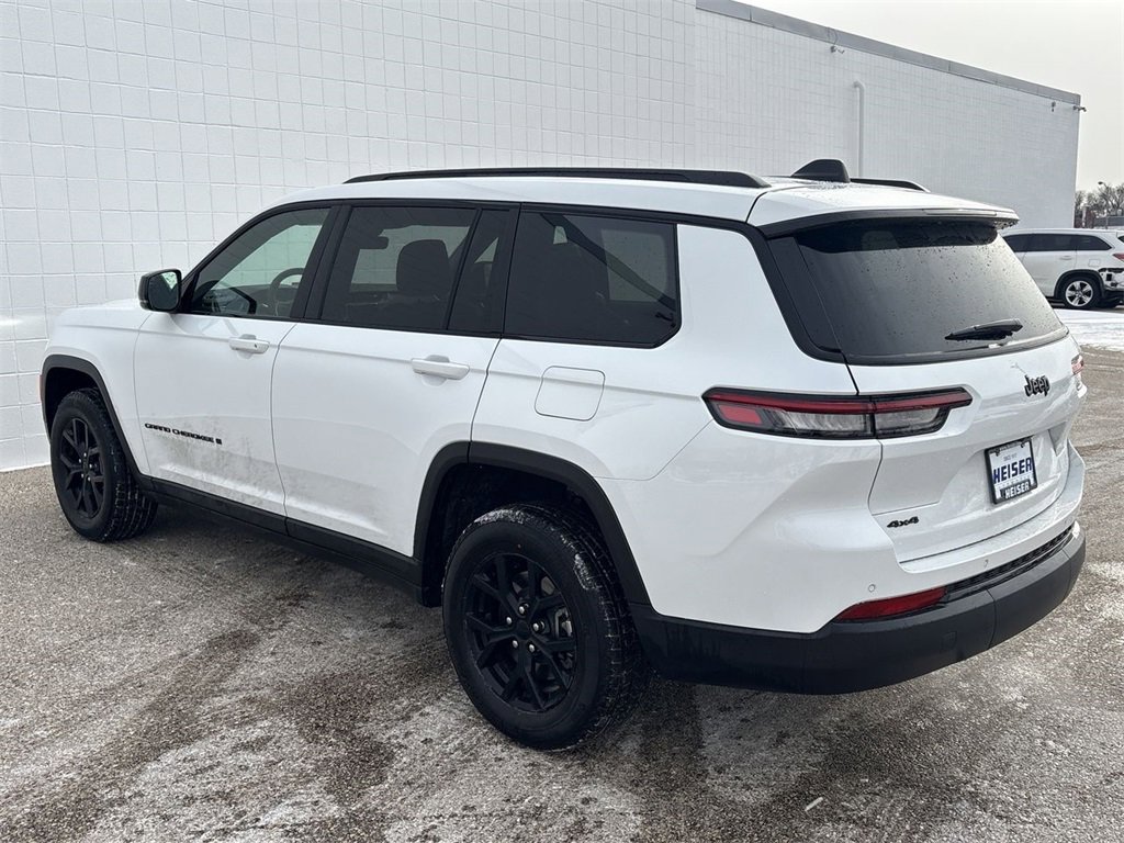 Used 2025 Jeep Grand Cherokee L Altitude image 11