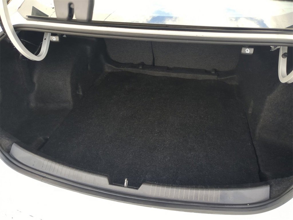 Used 2022 Chevrolet Malibu LT image 23