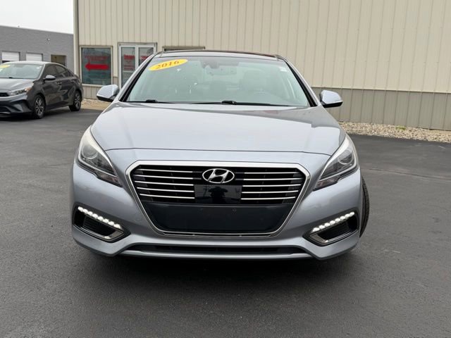 Used 2016 Hyundai Sonata Limited w/ Option Group 02 image 2