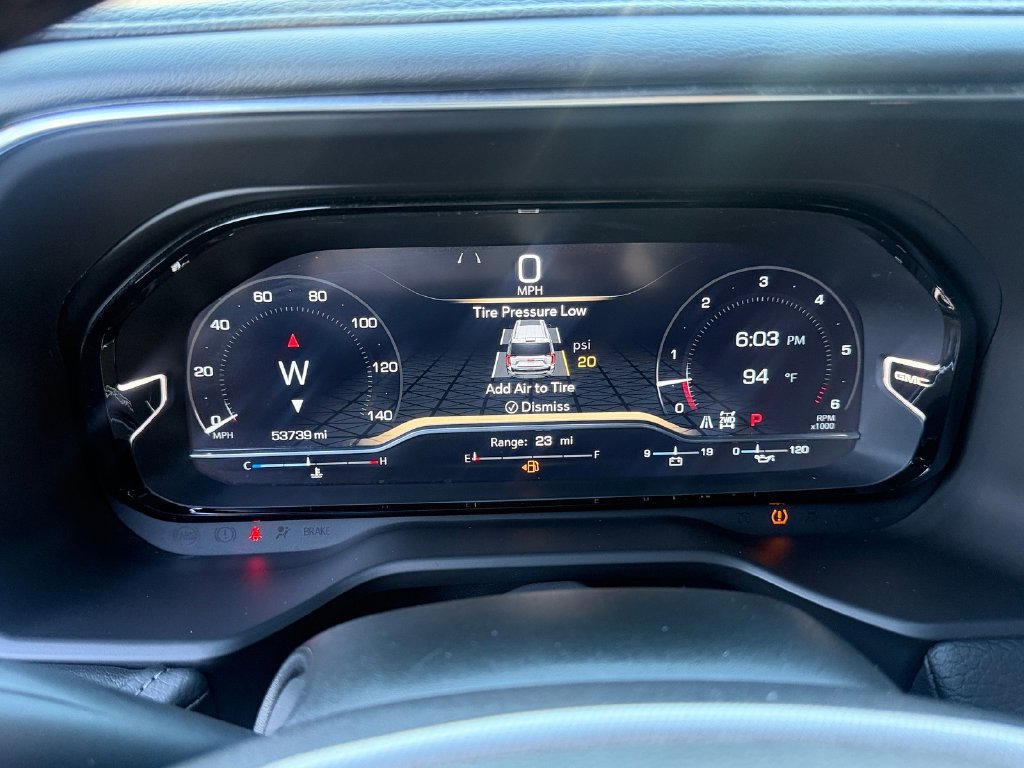Used 2023 GMC Yukon Denali AWD/4WD image 25