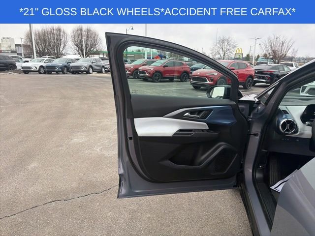 Used 2026 Chevrolet Equinox EV LT w/ LPO, Blackout Package image 22